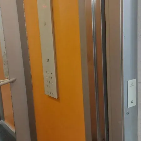 Door كاماس