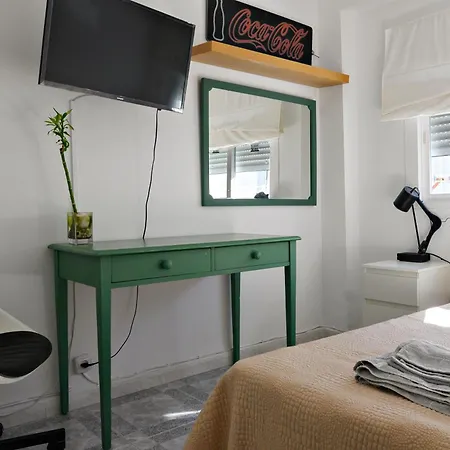 Door Homestay Camas